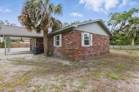 Exterior - 907 SE Second Ave, Steinhatchee, FL 32359 photo 3 of 3