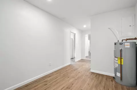 Entry Way - 907 SE Second Ave, Steinhatchee, FL 32359 photo 2 of 2