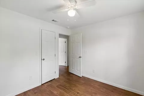Bedroom - 907 SE Second Ave, Steinhatchee, FL 32359 photo 11 of 14