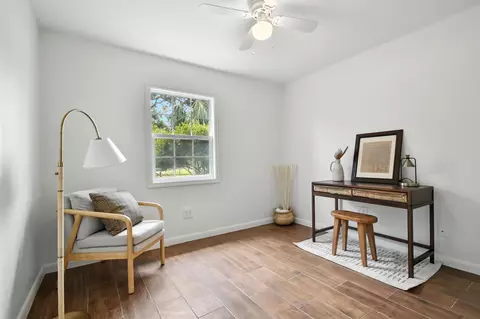 Bedroom - 907 SE Second Ave, Steinhatchee, FL 32359 photo 13 of 14