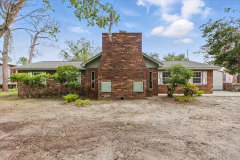 Exterior - 907 SE Second Ave, Steinhatchee, FL 32359 photo 1 of 3