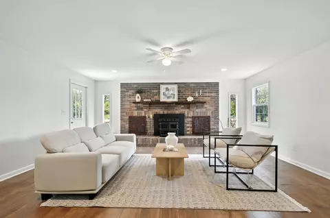 Living - 907 SE Second Ave, Steinhatchee, FL 32359 photo 1 of 7