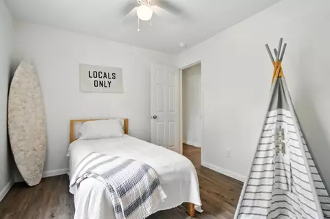 Bedroom - 907 SE Second Ave, Steinhatchee, FL 32359 photo 2 of 14