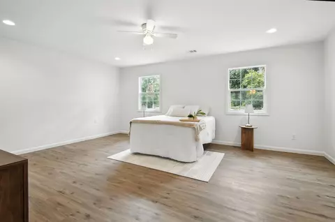 Bedroom - 907 SE Second Ave, Steinhatchee, FL 32359 photo 6 of 14