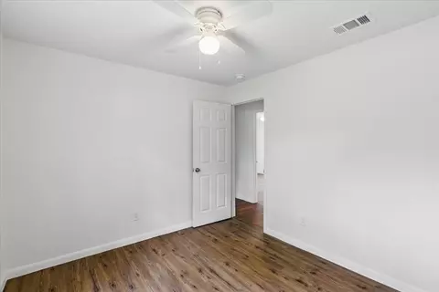 Bedroom - 907 SE Second Ave, Steinhatchee, FL 32359 photo 9 of 14