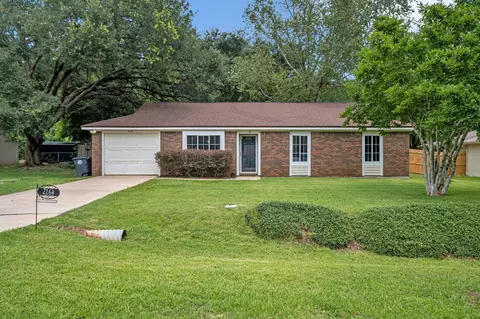 2164 Portsmouth Cir, Tallahassee, FL 32311