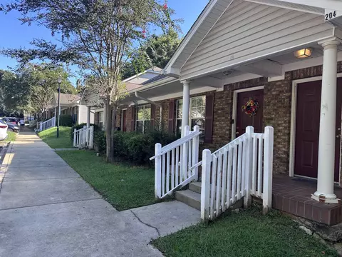 2740 W Tharpe St #203, Tallahassee, FL 32303