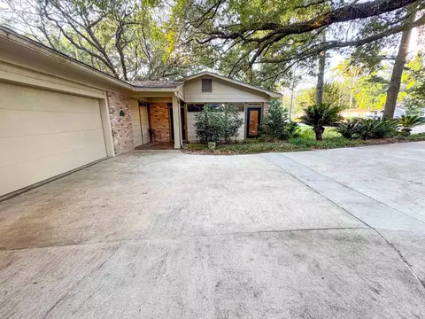 1127 Victory Garden Dr, Tallahassee, FL 32301