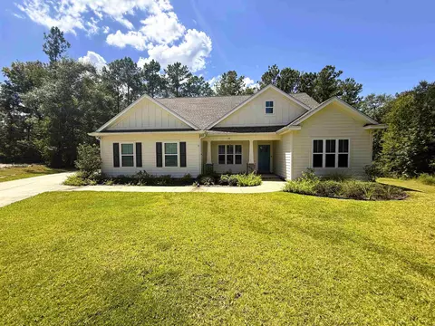 82 Marigold Dr, Crawfordville, FL 32327