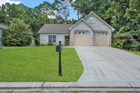 8255 Charrington Forest Blvd, Tallahassee, FL 32312
