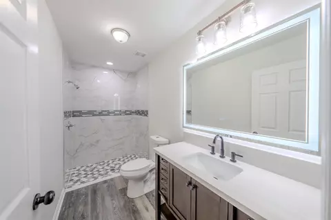 Bath - 2539 Tiny Leaf Rd, Tallahassee, FL 32305 photo 6 of 6