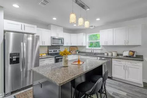Kitchen - 2539 Tiny Leaf Rd, Tallahassee, FL 32305 photo 2 of 3