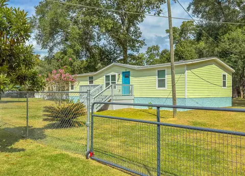 95 Dons Ln, Quincy, FL 32352
