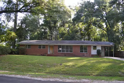 922 Creek Rd, Tallahassee, FL 32305