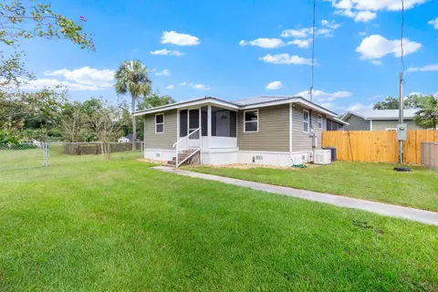 17 Oneida St, Crawfordville, FL 32327