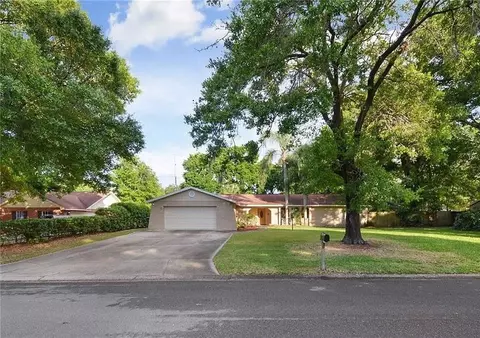 1806 N Waterman Dr, Valrico, FL 33594