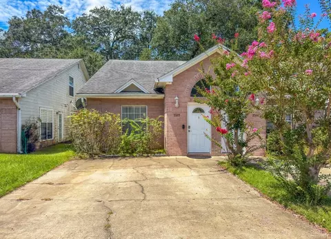 2522 Golden Park Ln, Tallahassee, FL 32303