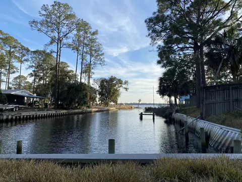 7 Tide Creek Dr, Panacea, FL 32346
