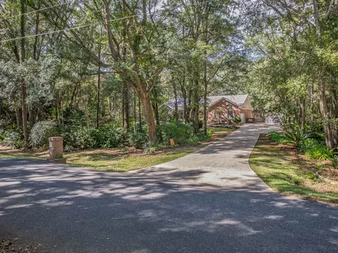 9115 Ravena Rd, Tallahassee, FL 32309