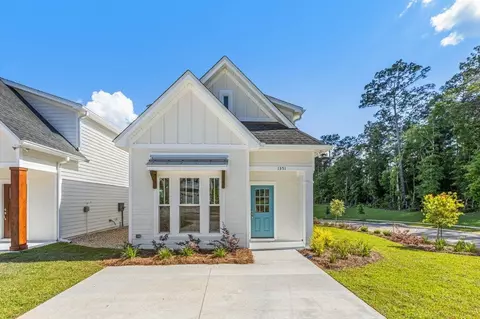 1451 Landon Hills Dr, Tallahassee, FL 32312