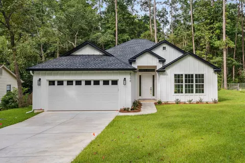 8398 Chickasaw Trl, Tallahassee, FL 32312