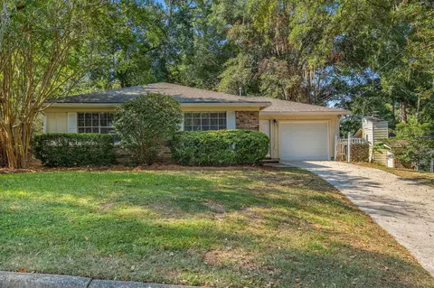 1823 Salmon Dr, Tallahassee, FL 32303