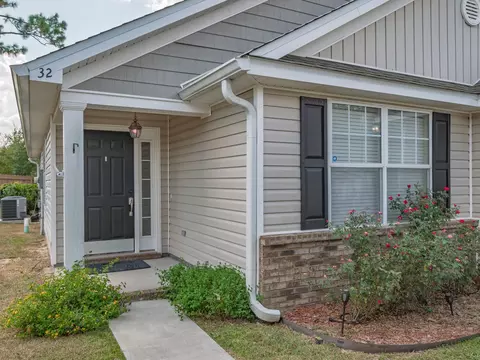 32 Tranquil Ln, Crawfordville, FL 32327