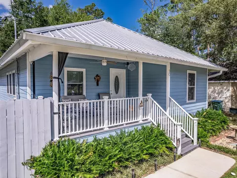 50 Melody Ln, Crawfordville, FL 32327