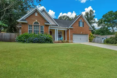 686 Stonehouse Rd, Tallahassee, FL 32301