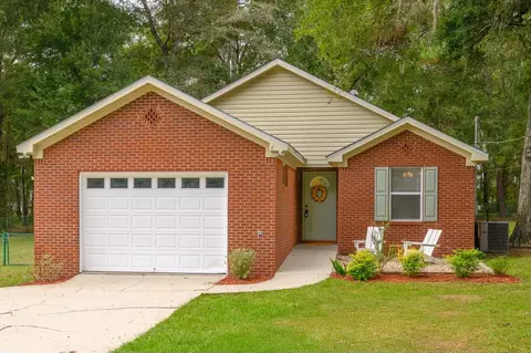 8 Birch Ct, Crawfordville, FL 32327