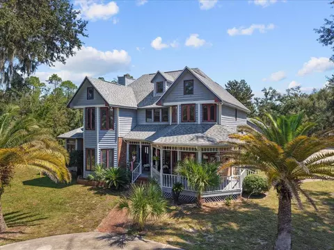 Exterior - 330 Bishop Blvd, Perry, FL 32347 photo 3 of 14