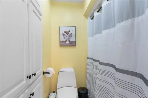 Bath - 330 Bishop Blvd, Perry, FL 32347 photo 4 of 7