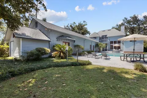 Exterior - 330 Bishop Blvd, Perry, FL 32347 photo 7 of 14