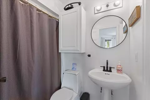 Bath - 330 Bishop Blvd, Perry, FL 32347 photo 5 of 7