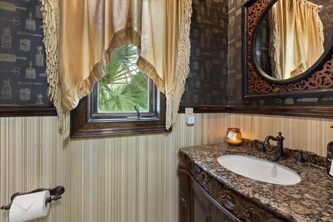 Bath - 330 Bishop Blvd, Perry, FL 32347 photo 6 of 7