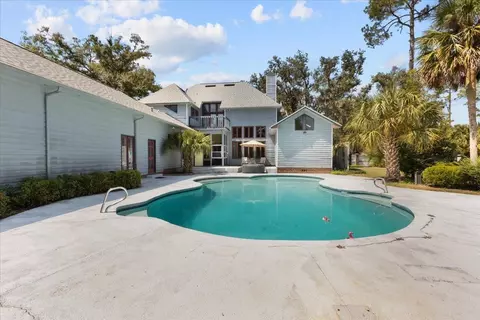 Exterior - 330 Bishop Blvd, Perry, FL 32347 photo 11 of 14