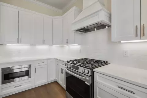 Kitchen - 641 Knotted Pine Dr, Tallahassee, FL 32312 photo 7 of 8