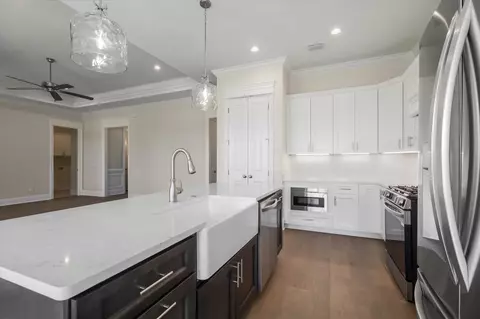 Kitchen - 641 Knotted Pine Dr, Tallahassee, FL 32312 photo 5 of 8
