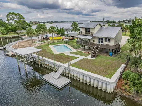208 Beaty Taff Dr, Crawfordville, FL 32327