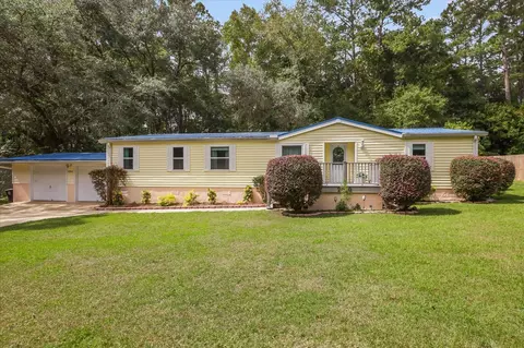 2040 Plantation Forest Dr, Tallahassee, FL 32317