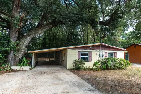 2920 Oakwood Dr, Tallahassee, FL 32304