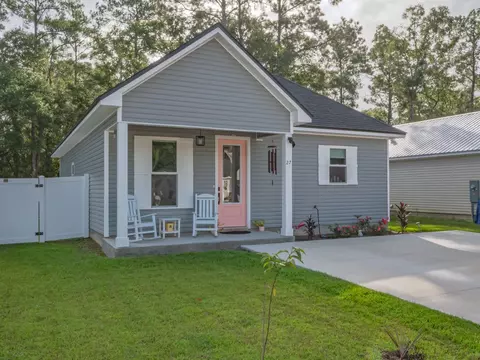 27 Lm St, Crawfordville, FL 32327