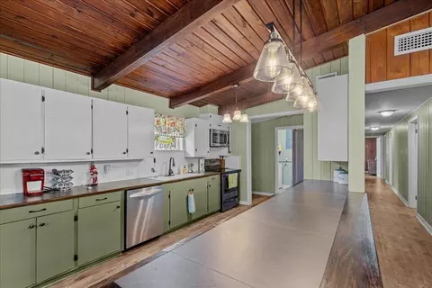 Kitchen - 301 N Manila Ave, Perry, FL 32347 photo 4 of 5