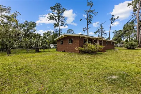 Exterior - 301 N Manila Ave, Perry, FL 32347 photo 13 of 14