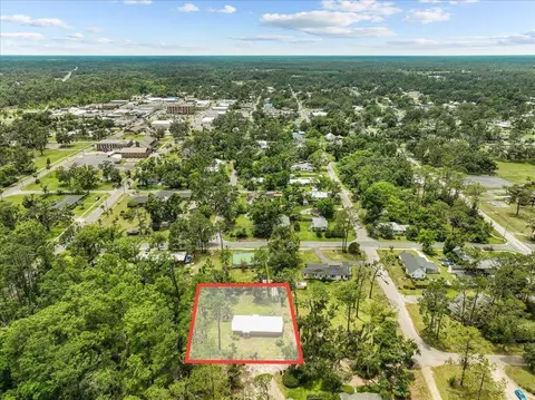 View/Area - 301 N Manila Ave, Perry, FL 32347 photo 3 of 9