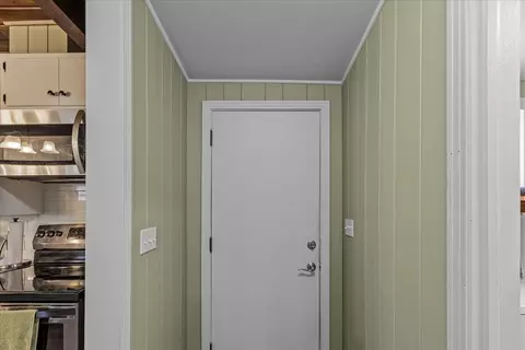 Entry Way - 301 N Manila Ave, Perry, FL 32347 photo 4 of 5