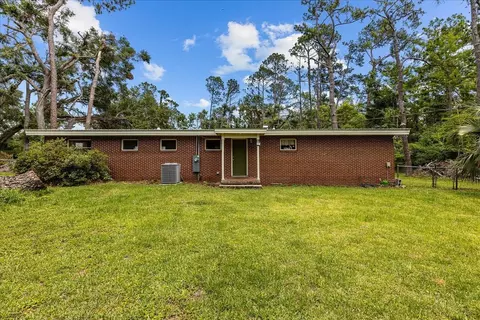 Exterior - 301 N Manila Ave, Perry, FL 32347 photo 7 of 14