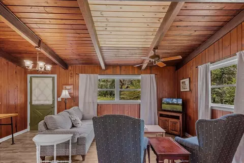 Living - 301 N Manila Ave, Perry, FL 32347 photo 2 of 3