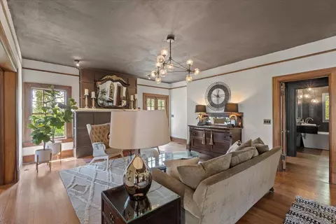 Living - 615 N Washington St, Perry, FL 32347 photo 5 of 7