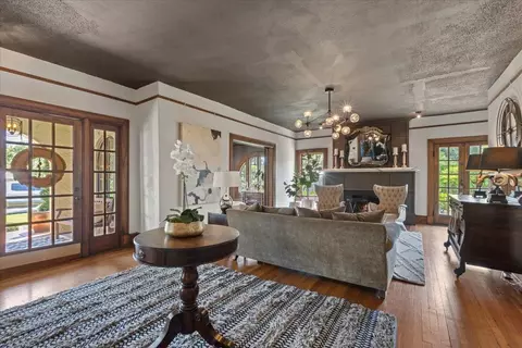 Living - 615 N Washington St, Perry, FL 32347 photo 3 of 7